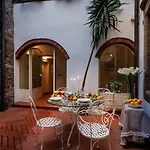 Casa Al Dipinto, Contemporary With *