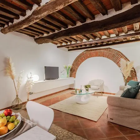 Appartamento Casa Al Dipinto, Contemporary With Lucca